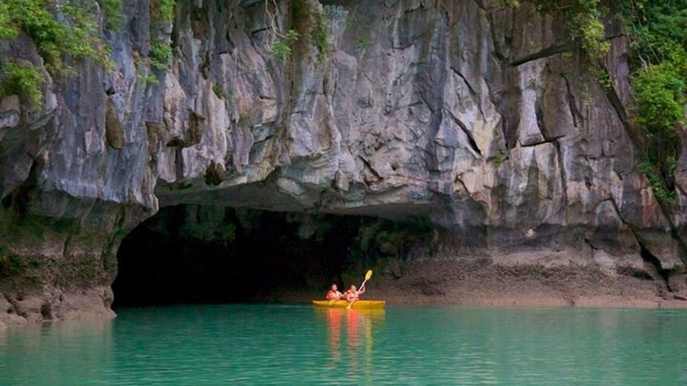 HaLong Bay Day Cruise with Kayaking, Swimming, Hiking and Lunch