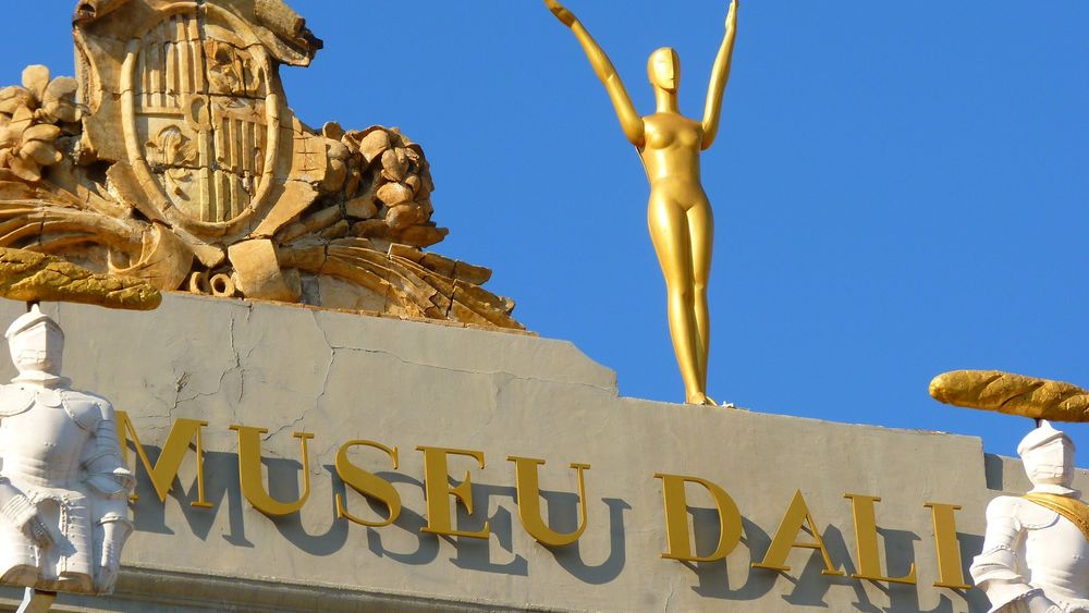Dalí Theatre-Museum & Figueres: Entry Ticket + Guided Tour