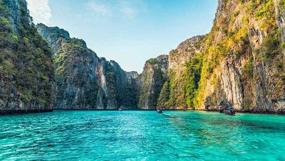 Luxury Small Group Phi Phi Sunrise from Phuket by Simba Sea Trips