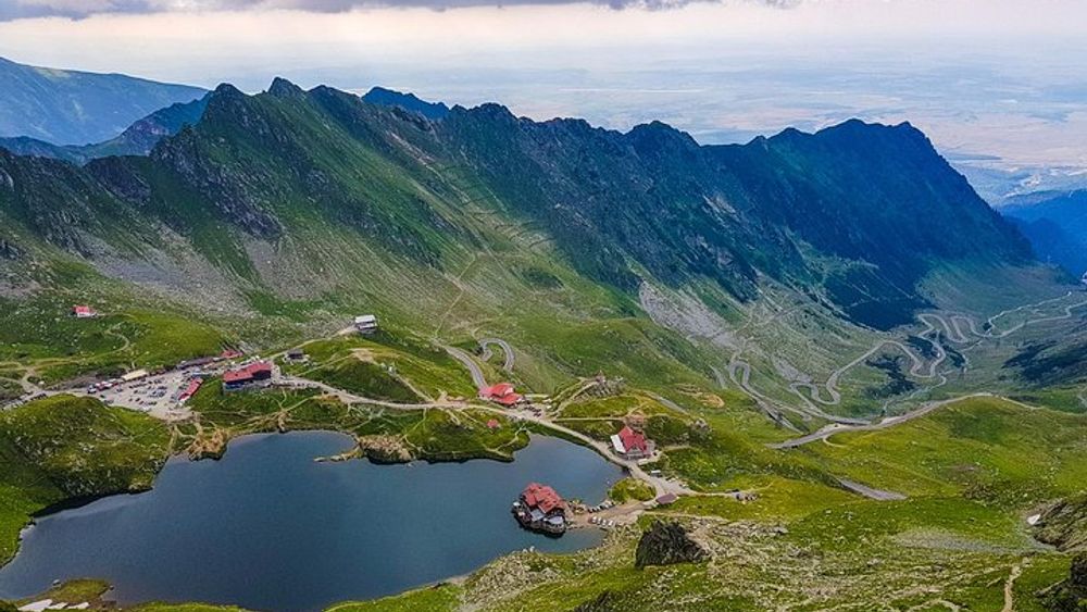 Day Tour to Transfăgărășan and Vidraru Dam