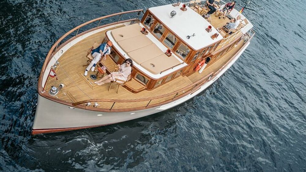 Berlin boat sightseeing tour on electrified vintage yacht