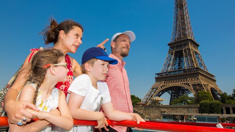 Bateaux Mouches 1-Hour Seine River Cruise with Champagne