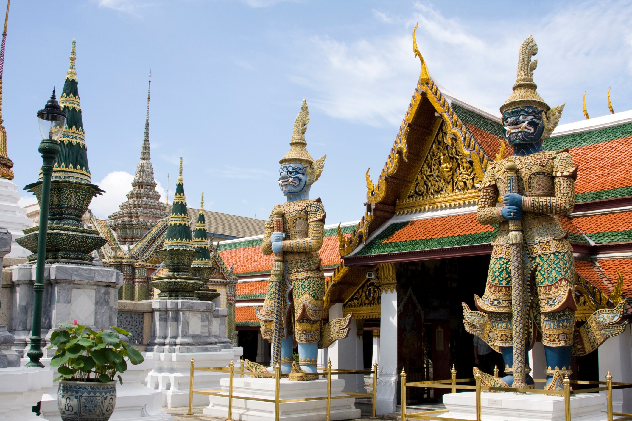 2-Day City & Temple Sightseeing Tour for Couples
