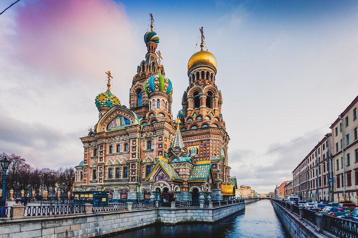 St Petersburg's Ghosts: Mysterious Tour with Local Guide