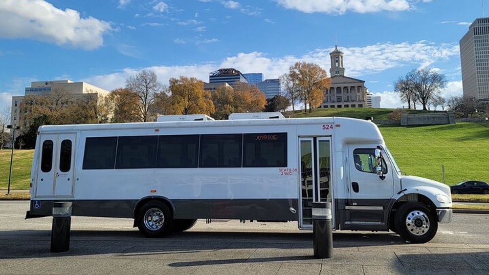 Nashville Tour by City Bus: Ryman & Country Music Hall of Fame