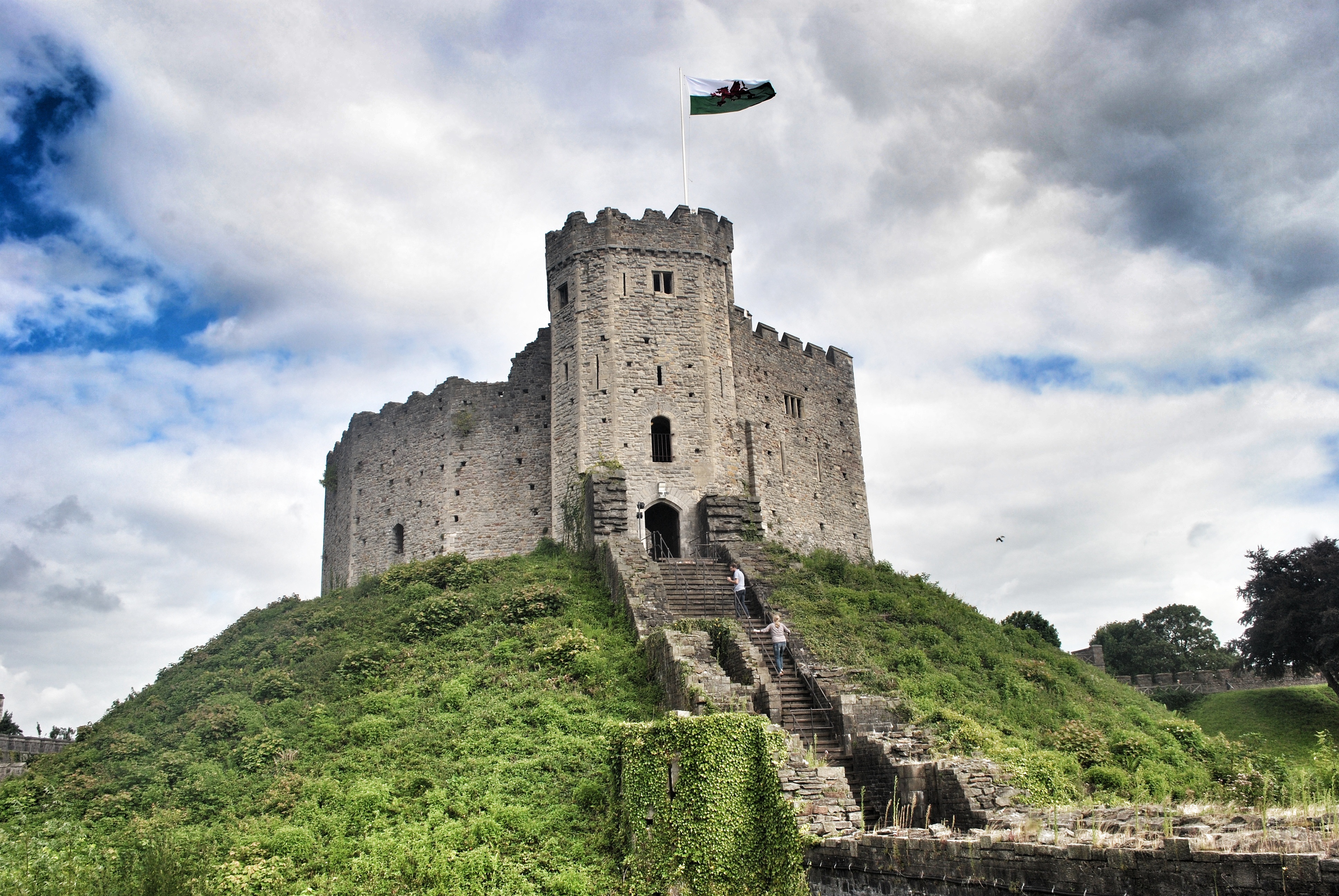 Luxury Cardiff Escape: 1 Night Stay Inc Breakfast