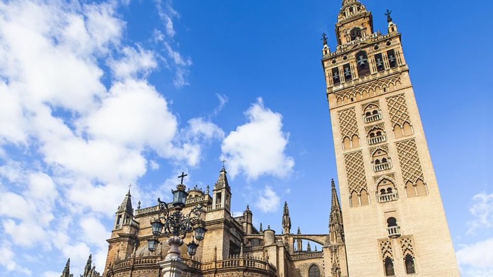 Seville: Cathedral, Giralda Guided Tour with Priority Access