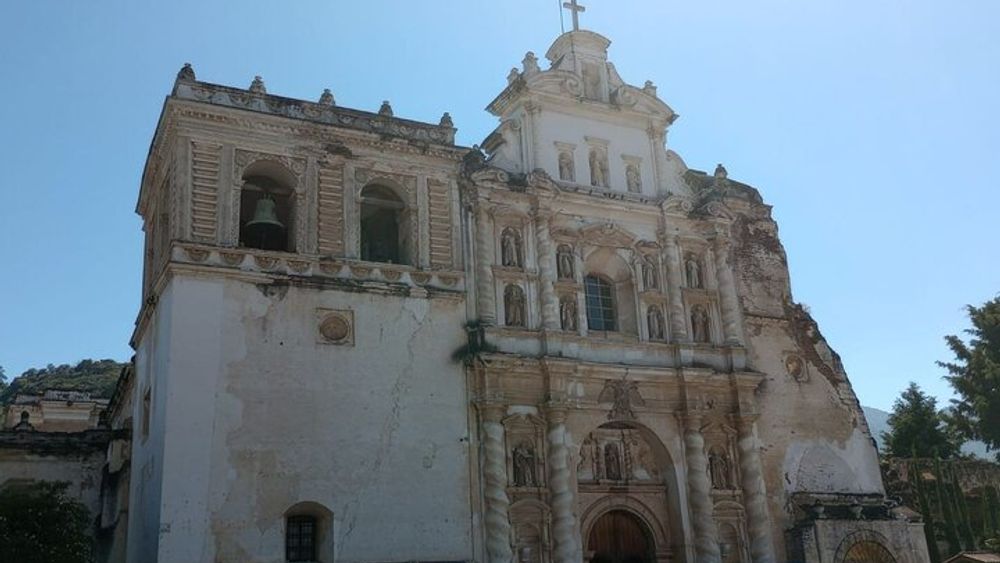 Colonial and Cultural Walk in Antigua Guatemala