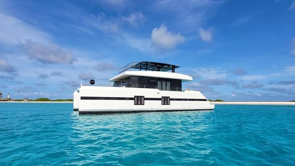 Klein Curacao Tour with Luxury Catamaran Yacht - All Inclusive 