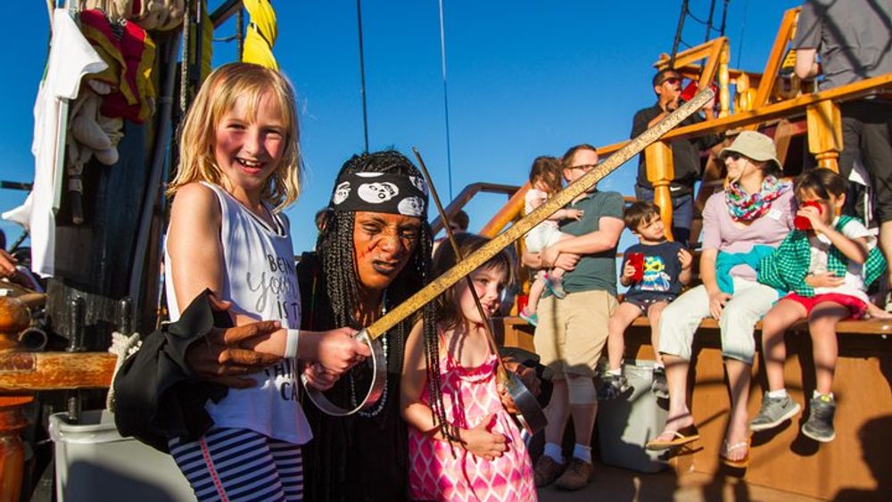 Los Cabos Pirate Ship Snorkel and Lunch Cruise with Open Bar
