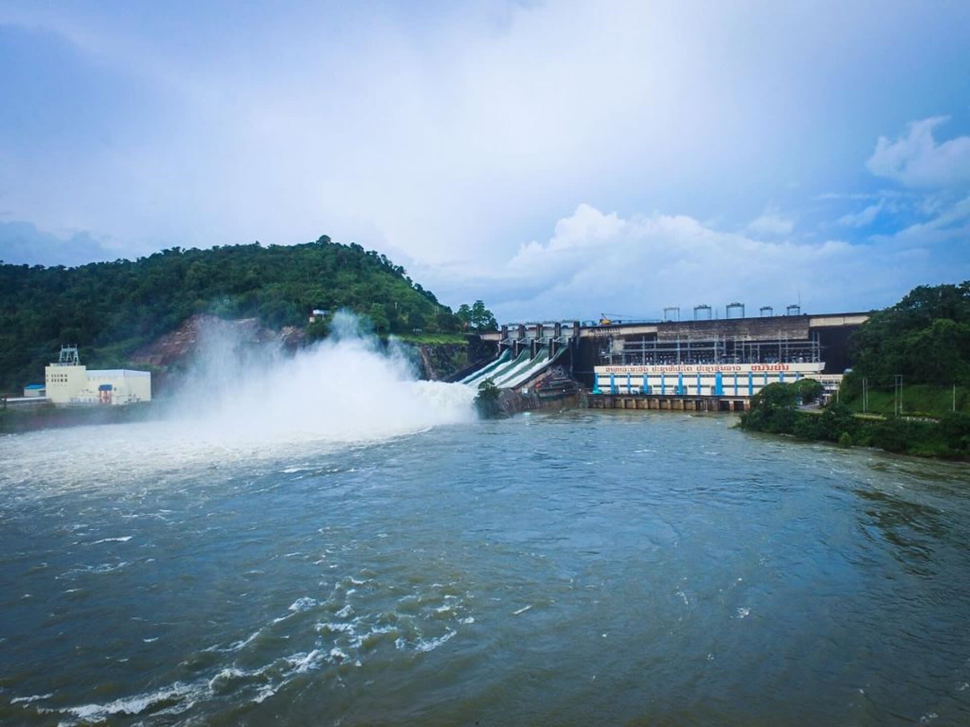 Private Nam Ngum Lake Day Tour