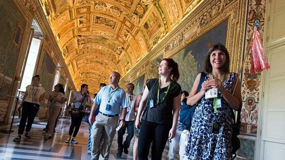 Vatican Small-Group Tour with Sistine Chapel and St Peter's