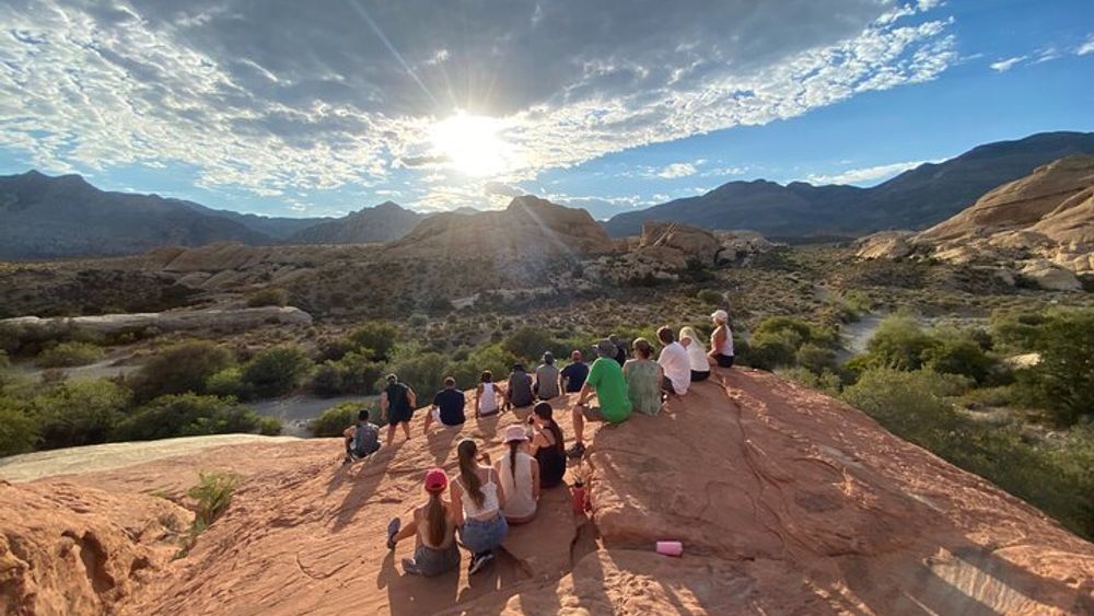 Sunset Hike and Photography Tour near Red Rock with Optional 7 Magic Mountains