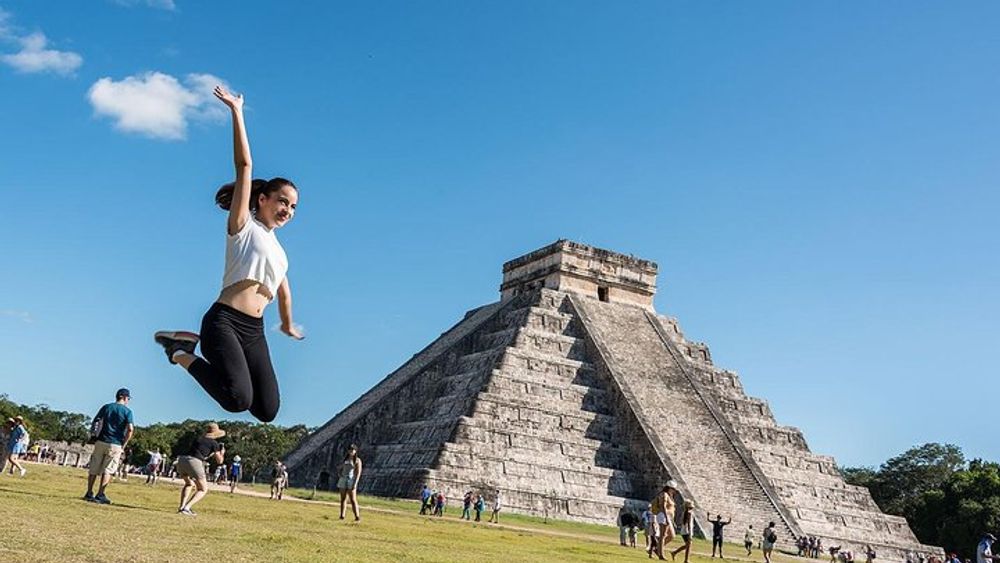 Chichén Itzá Premier Tour with Hubiku Cenote & Valladolid