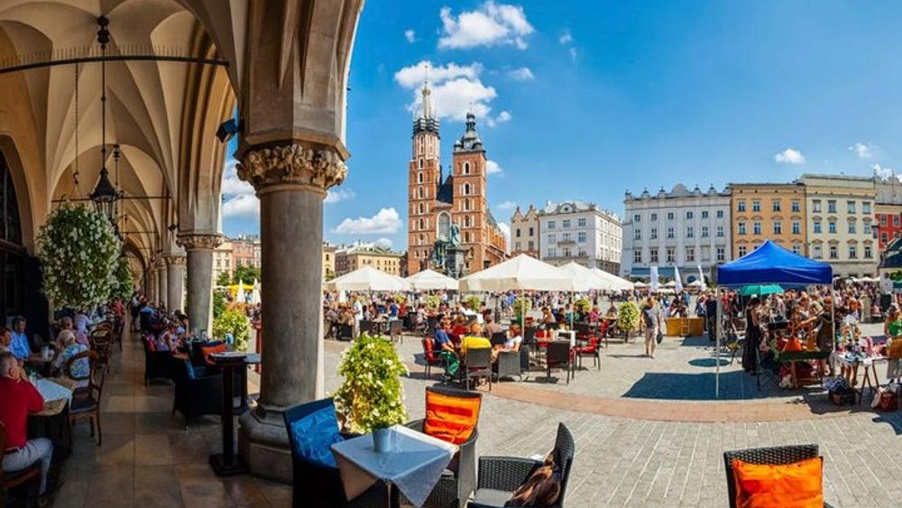 Krakow and Wieliczka Salt Mine Tour from Wroclaw - Local guides included