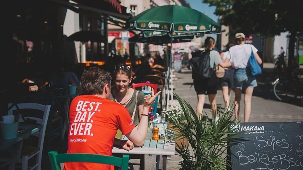 Vienna's Highlights: Food, Coffee and Market Walking Experience