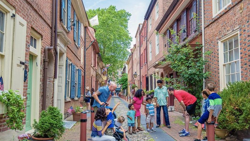 Philadelphia Old City Historic Walking Tour with 10+ Top Sites