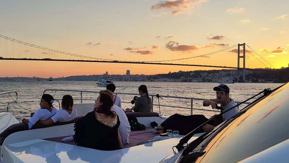 Istanbul Sunset Bosphorus Sightseeing Cruise on Luxury Yacht